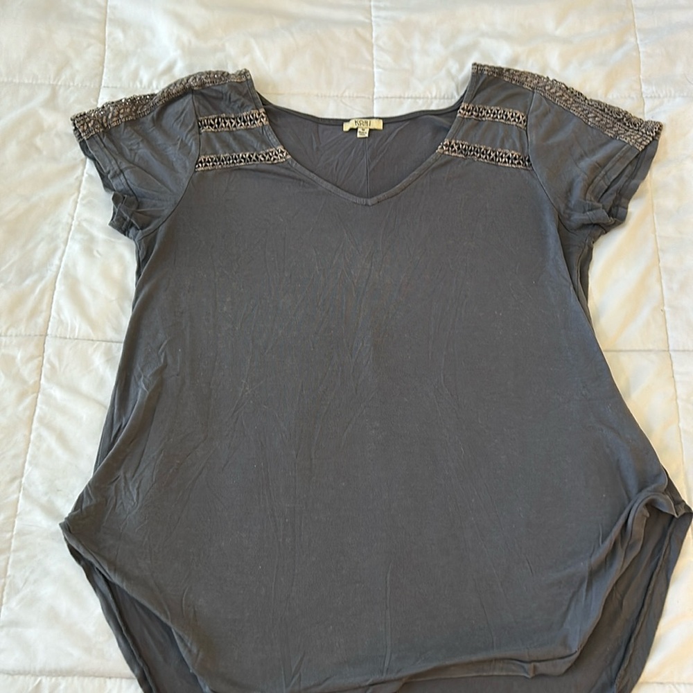 Short Sleeve Top with detailed stitching